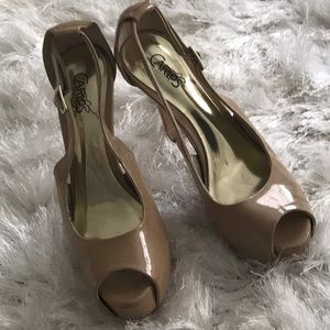 Carlos Santana pumps